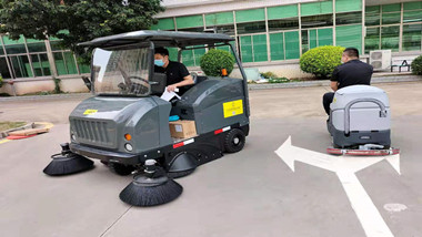 驾驶式洗地机的准确使用要领和规范？？？？(手推式洗地机的准确使用要领)