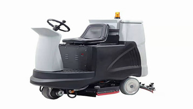 揭秘未来：多功效驾驶式扫地车来袭!