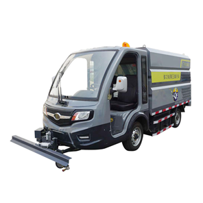 多功效高压洗濯车